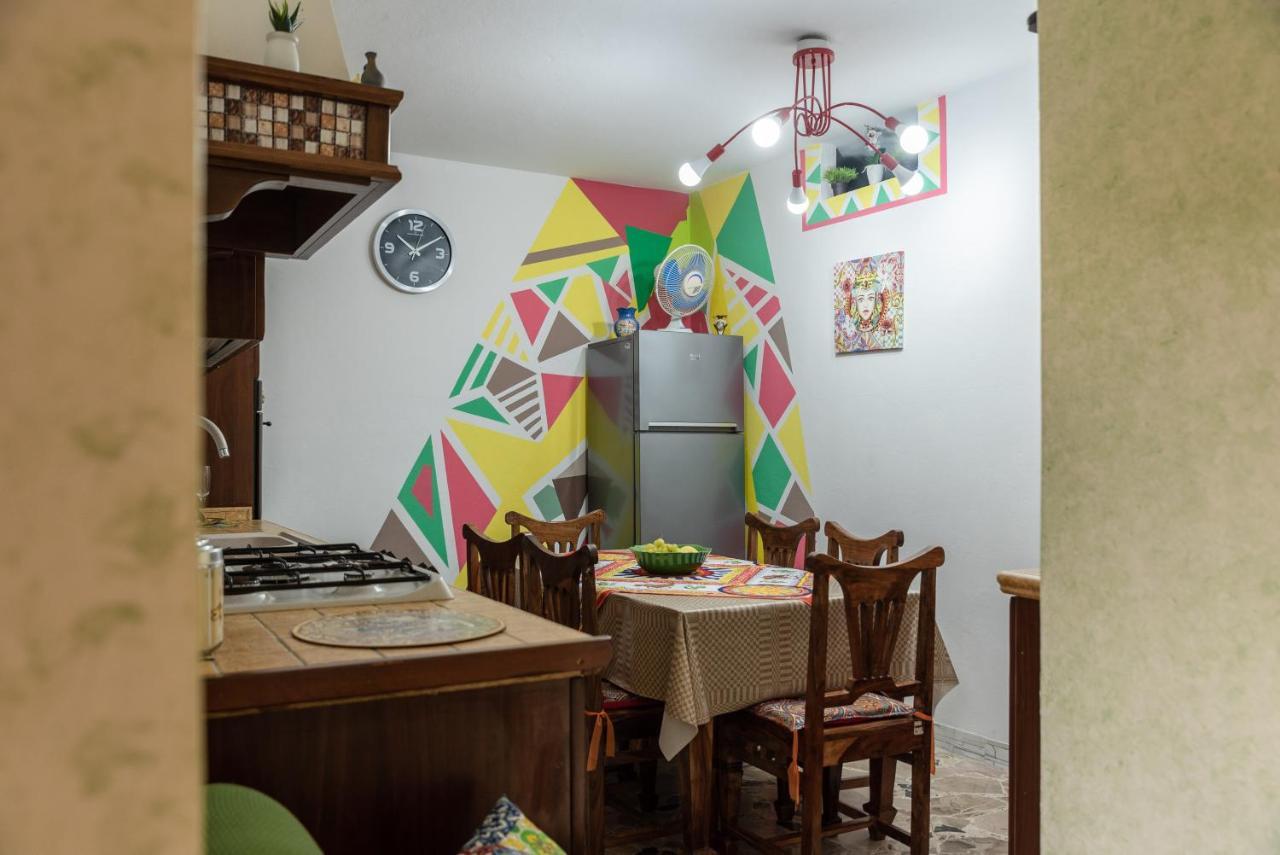 Appartamento Le Rondini 시큘리아나 외부 사진